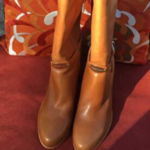 MICHAEL KORS ARLEY LUGGAGE LEATHER RIDING BOOTS - Picture 2 of 7